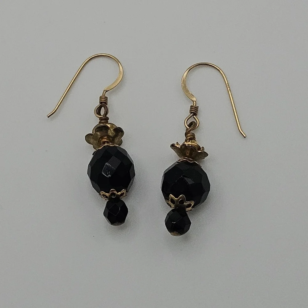 black and gold tone beaded dangle earrings